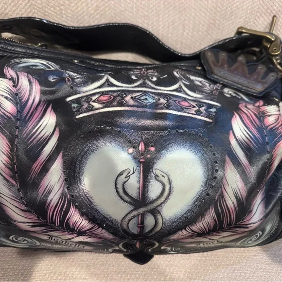 Isabella Fiore “Let Love Reign” Shoulder Bag - Picture 8 of 10